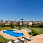 Apartamento No Condominio Baia Village Com Piscina